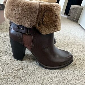 UGG, dark brown, heeled boots, Size 7